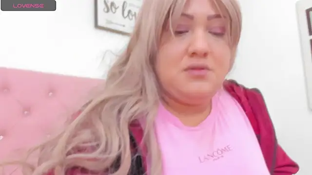 Snapshot of michell_taylor__ chatting on 10/31/25, 12:33 michell taylor online show from 10/31/25, 12:33