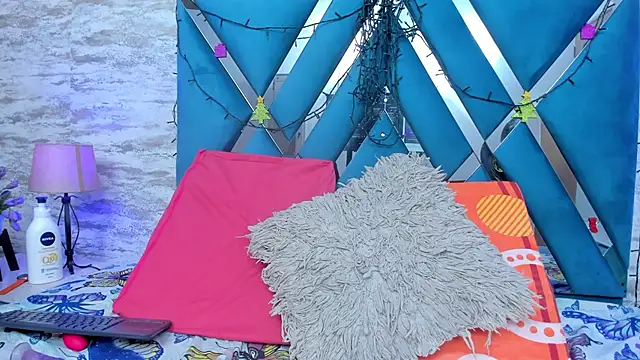 alanaflores  online show from 12/07/24, 04:03