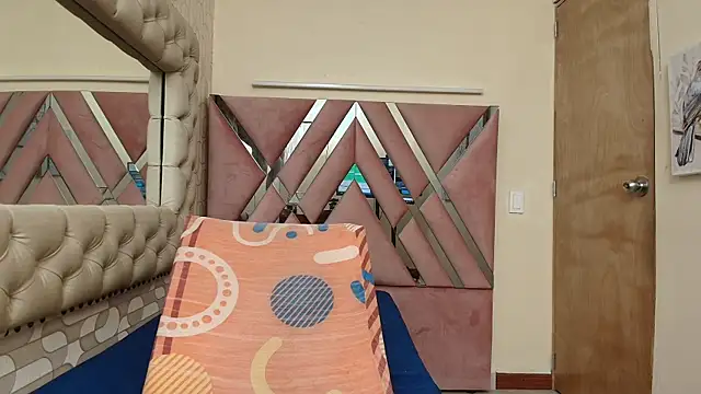 alanaflores  online show from 01/30/25, 12:16