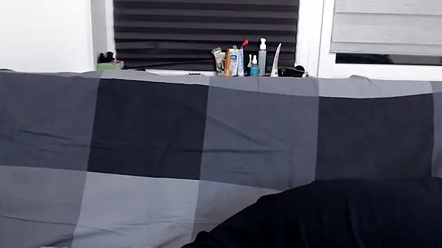 Snapshot of Miram_Yu chatting on 01/11/25, 08:32 Miram Yu online show from 01/11/25, 08:32