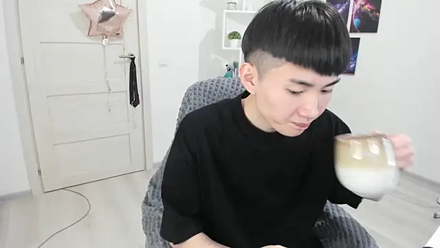 Snapshot of Miram_Yu chatting on 03/19/25, 05:17 Miram Yu online show from 03/19/25, 05:17