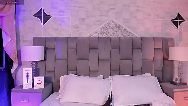 HannaRhodes online show from 01/14/25, 12:33