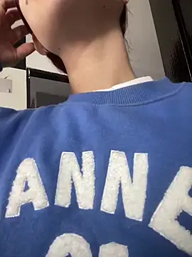 HannaRhodes online show from 01/25/25, 12:37