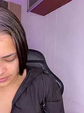 HannaRhodes online show from 10/27/25, 02:10