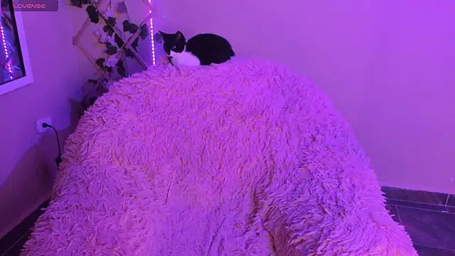 MadelineBenet online show from 09/29/25, 01:11