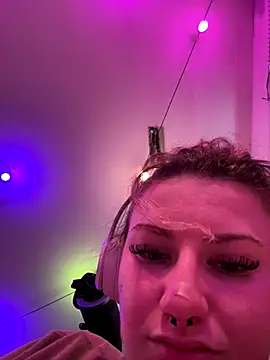 Snapshot of sluttysmiley chatting on 12/03/25, 06:06 sluttysmiley online show from 12/03/25, 06:06