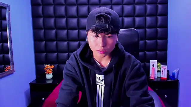 Snapshot of Im_Mathias chatting on 10/02/25, 04:14 Im Mathias online show from 10/02/25, 04:14