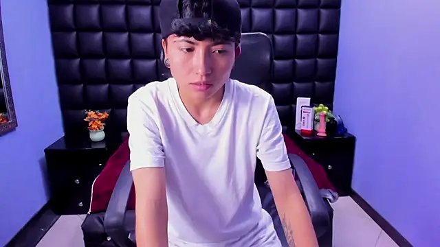 Snapshot of Im_Mathias chatting on 10/04/25, 09:13 Im Mathias online show from 10/04/25, 09:13