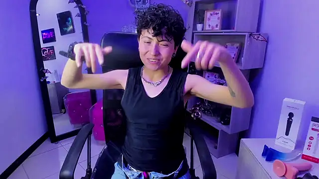 Snapshot of Im_Mathias chatting on 10/11/25, 02:44 Im Mathias online show from 10/11/25, 02:44