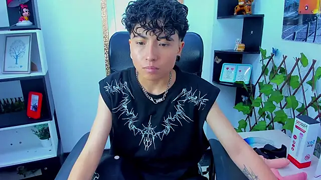 Snapshot of Im_Mathias chatting on 10/17/25, 09:28 Im Mathias online show from 10/17/25, 09:28