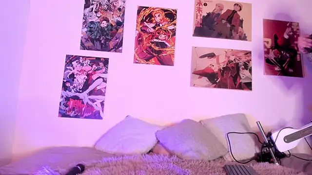 Snapshot of Luna-Chann chatting on 11/04/25, 10:09 Luna-Chann online show from 11/04/25, 10:09