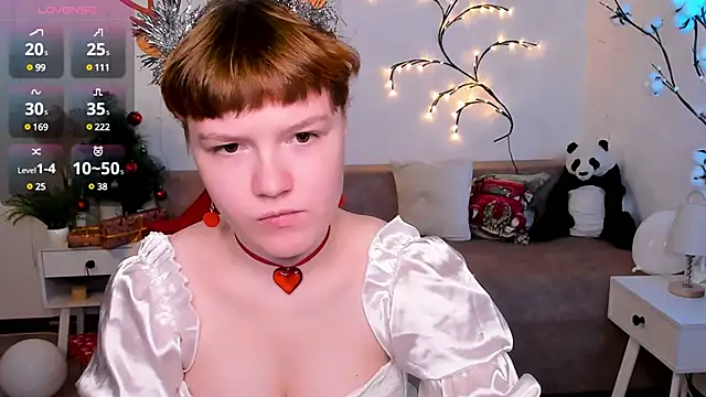 DreamyLuna online show from 12/31/24, 08:02