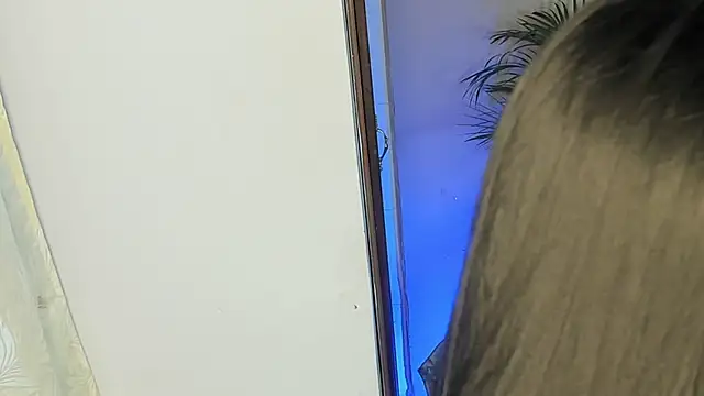 Snapshot of scarlet_hill chatting on 01/23/25, 01:19 scarlet hill online show from 01/23/25, 01:19