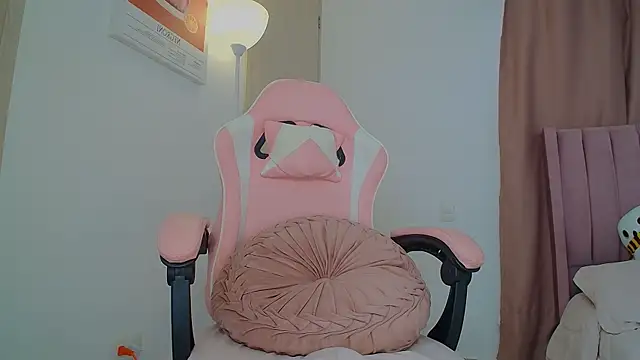 emmily forev3r online show from 10/13/25, 07:58