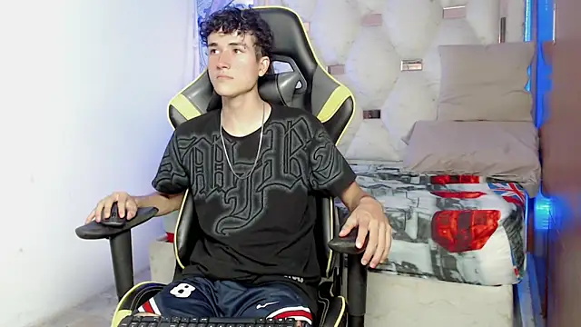 johnny cagee online show from 09/25/25, 04:05