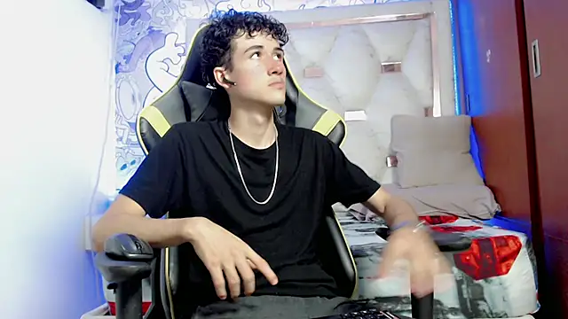 johnny cagee online show from 10/10/25, 04:44