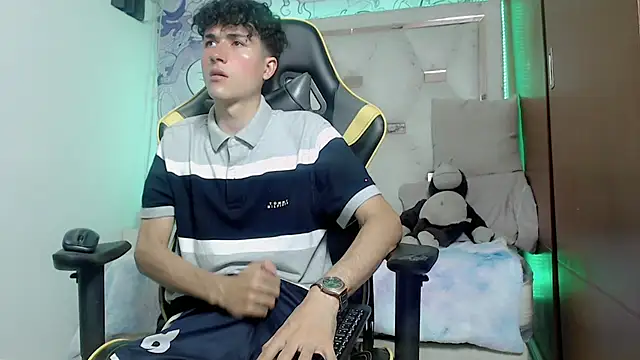 johnny cagee online show from 10/24/25, 05:04