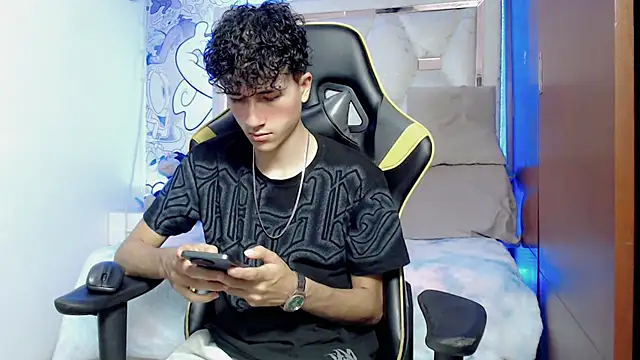 johnny cagee online show from 10/26/25, 03:56