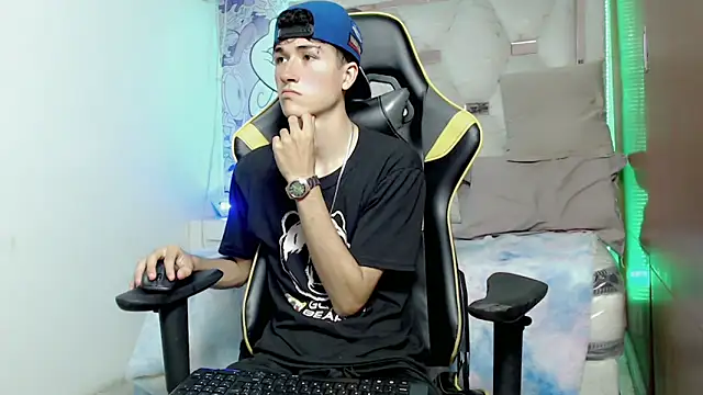 johnny cagee online show from 10/31/25, 03:51