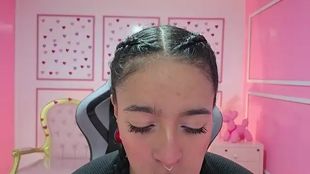 stephania t online show from 09/27/25, 12:32