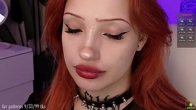 Snapshot of violetviolator chatting on 11/29/25, 04:26 violetviolator online show from 11/29/25, 04:26