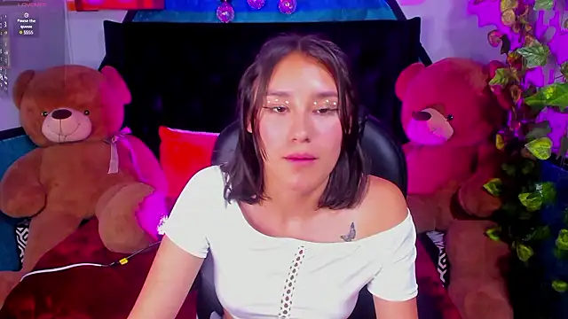  Sophie  miller online show from 12/02/24, 11:51