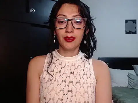 Snapshot of Alicee_moss chatting on 07/24/26, 12:19 Alicee moss online show from 07/24/26, 12:19