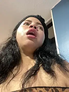 Snapshot of Elaa_euphoria chatting on 12/21/24, 08:32 Elaa euphoria online show from 12/21/24, 08:32