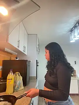 Snapshot of Elaa_euphoria chatting on 12/30/24, 09:50 Elaa euphoria online show from 12/30/24, 09:50