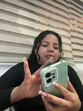 Snapshot of Elaa_euphoria chatting on 12/31/24, 02:19 Elaa euphoria online show from 12/31/24, 02:19