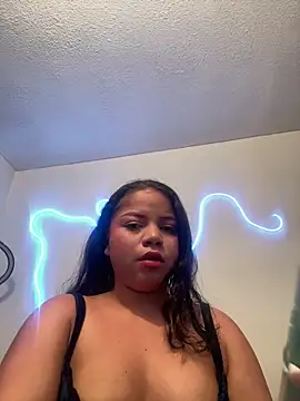 Snapshot of Elaa_euphoria chatting on 01/03/25, 12:11 Elaa euphoria online show from 01/03/25, 12:11