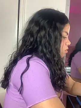 Snapshot of Elaa_euphoria chatting on 01/04/25, 01:52 Elaa euphoria online show from 01/04/25, 01:52