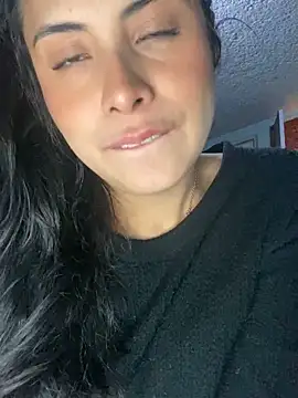 Snapshot of Effyvice13 chatting on 10/14/25, 02:45 Effyvice13 online show from 10/14/25, 02:45