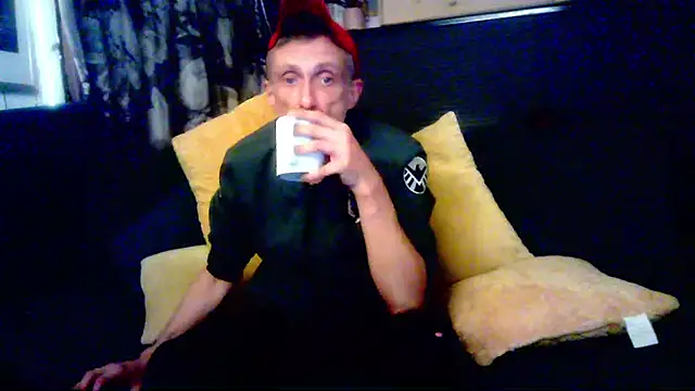 Snapshot of unclestefansdick chatting on 10/19/25, 02:23 unclestefansdick online show from 10/19/25, 02:23