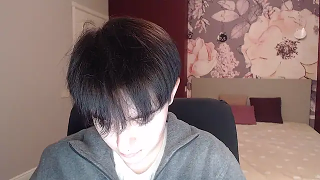 EmiliaYours online show from 12/17/24, 06:56