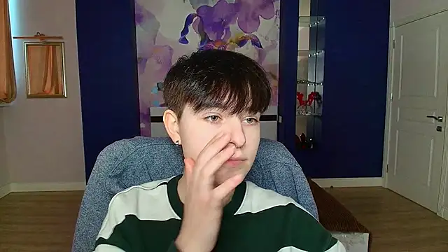 EmiliaYours online show from 12/30/24, 12:31