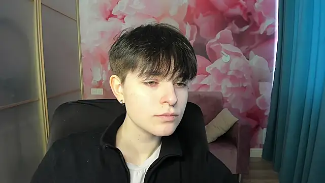 EmiliaYours online show from 01/05/25, 01:04