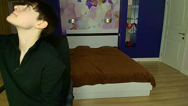 EmiliaYours online show from 01/28/25, 05:03