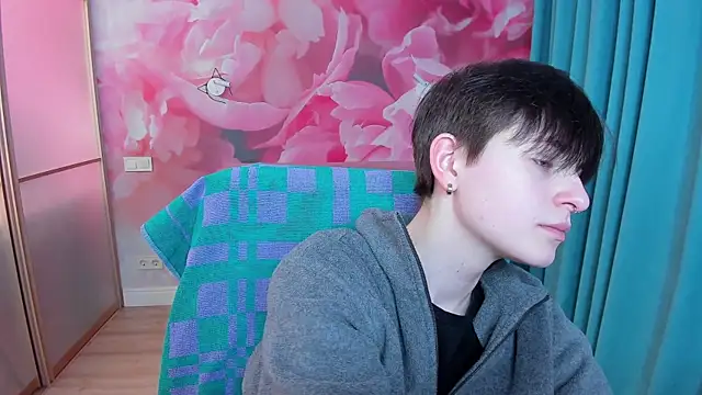 EmiliaYours online show from 02/07/25, 03:52