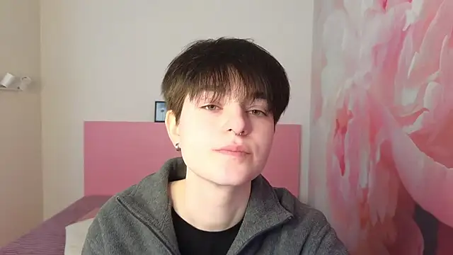 EmiliaYours online show from 02/08/25, 12:50