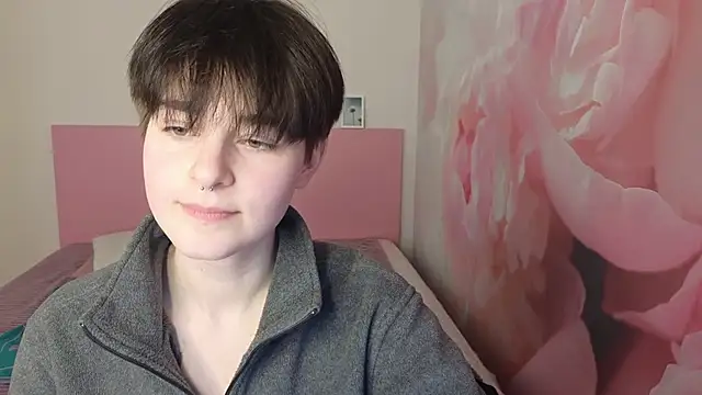 EmiliaYours online show from 02/08/25, 04:04