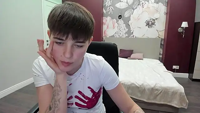 EmiliaYours online show from 11/03/25, 02:40