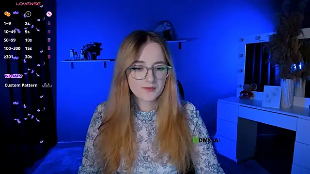 Snapshot of luna_berryy chatting on 09/23/25, 01:14 luna berryy online show from 09/23/25, 01:14