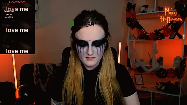 Snapshot of luna_berryy chatting on 10/23/25, 07:23 luna berryy online show from 10/23/25, 07:23