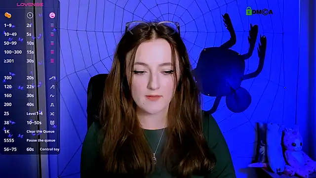 Snapshot of luna_berryy chatting on 10/29/25, 08:43 luna berryy online show from 10/29/25, 08:43