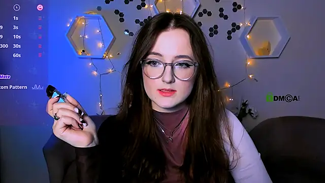 Snapshot of luna_berryy chatting on 11/13/25, 08:41 luna berryy online show from 11/13/25, 08:41