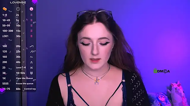 Snapshot of luna_berryy chatting on 11/19/25, 08:53 luna berryy online show from 11/19/25, 08:53