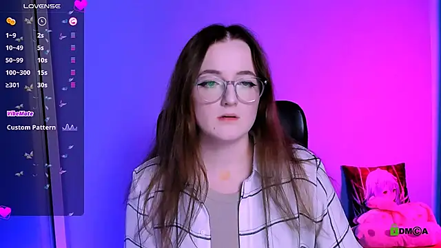 Snapshot of luna_berryy chatting on 11/25/25, 08:20 luna berryy online show from 11/25/25, 08:20