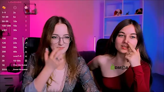 Snapshot of luna_berryy chatting on 11/29/25, 08:12 luna berryy online show from 11/29/25, 08:12