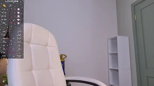 Chloe princesss online show from 12/23/24, 08:44